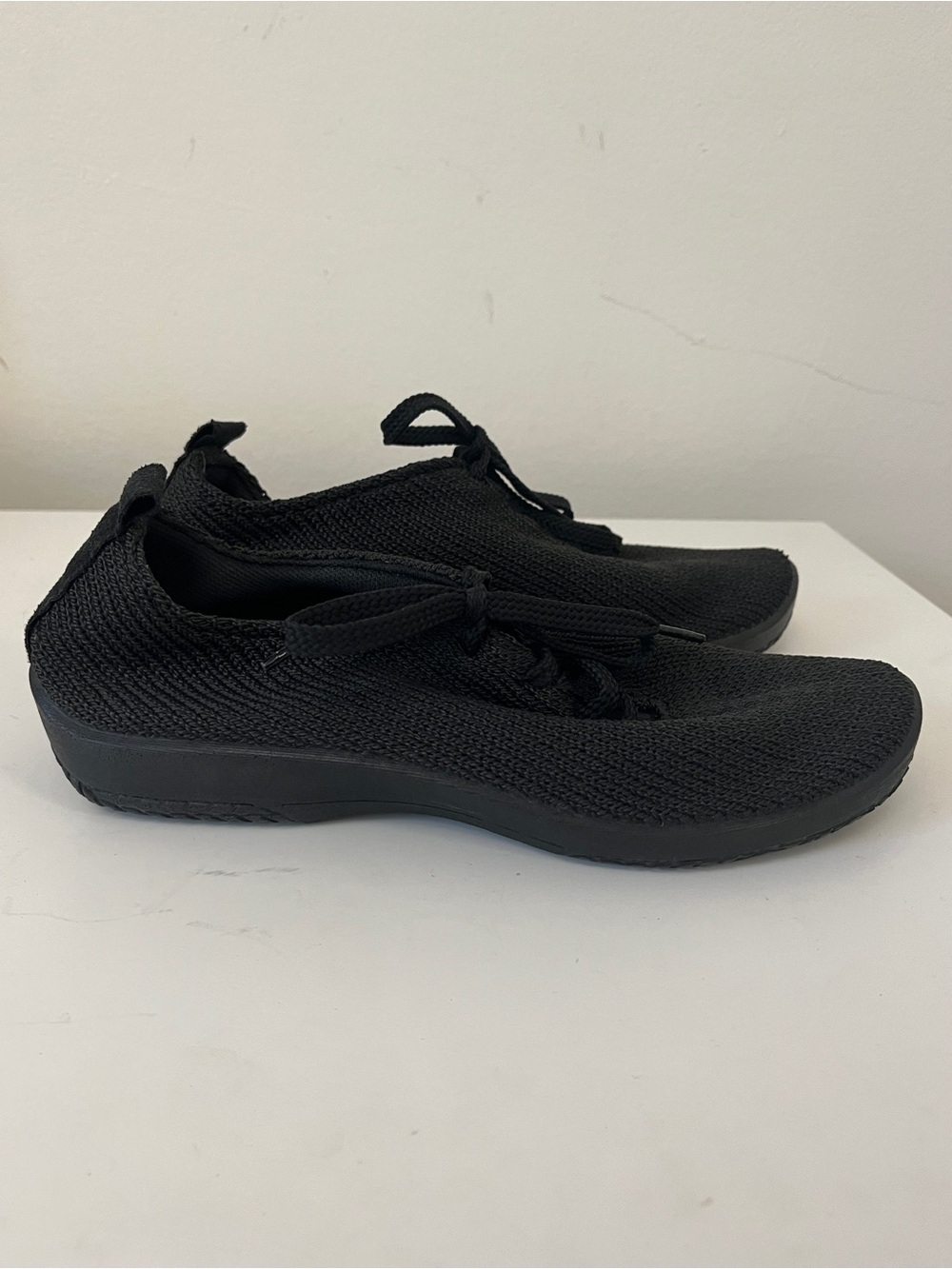Arcopedico Black Knit Lace-Up Slip-On Sneakers